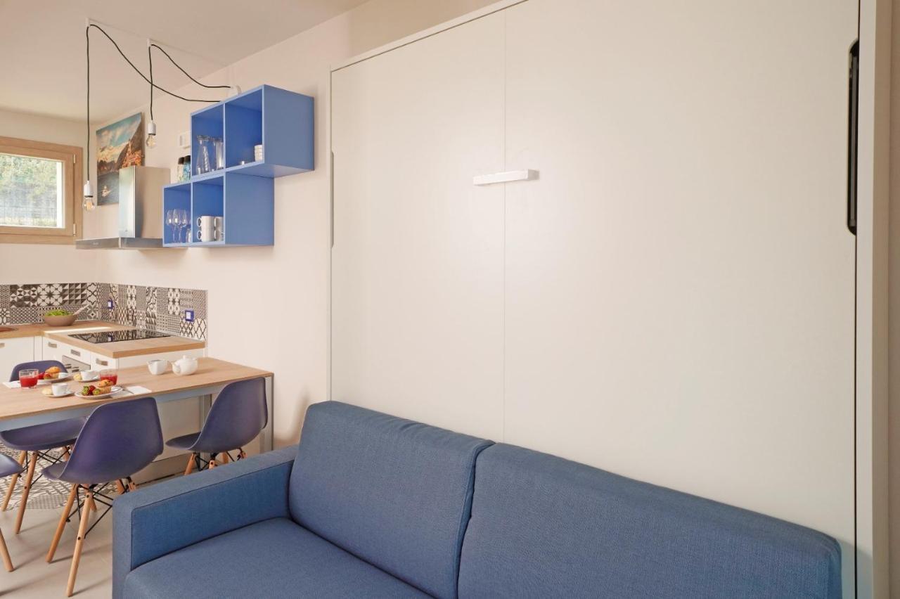 Gardaliva Blue Studio 3 Манерба-дель-Гарда Екстер'єр фото
